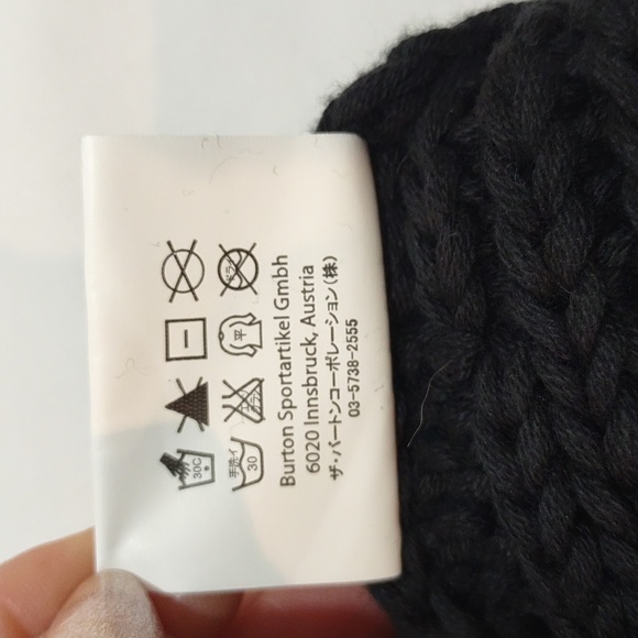 Burton Women's Black Cable Knit Beanie With Buttons Winter Ski - Picture 9 of 14